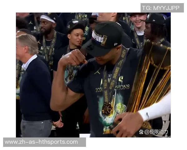 湖人热火激战总决赛10月3号谁将捧起冠军奖杯的荣耀之夜 湖人热火激战总决赛10月3号谁将捧起冠军奖杯的荣耀之夜